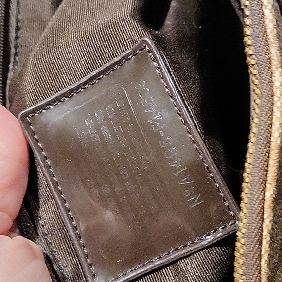 Beautiful Coach Peyton handbag satchel leather handles - Picture 6 of 8